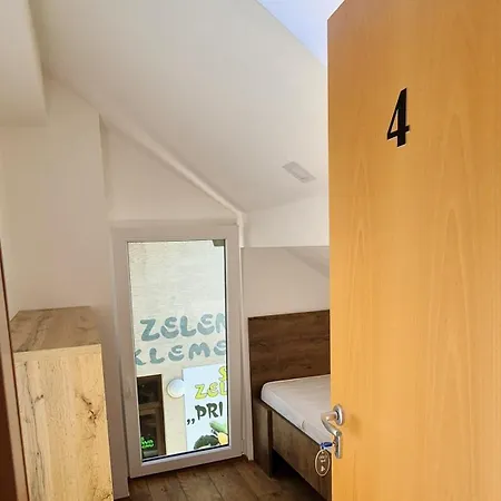Hostel Bled Lesce Station And Beds *